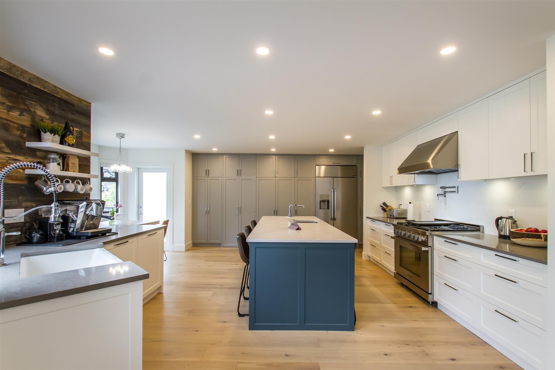 1550358 Home Renovation team at Coquitlam project